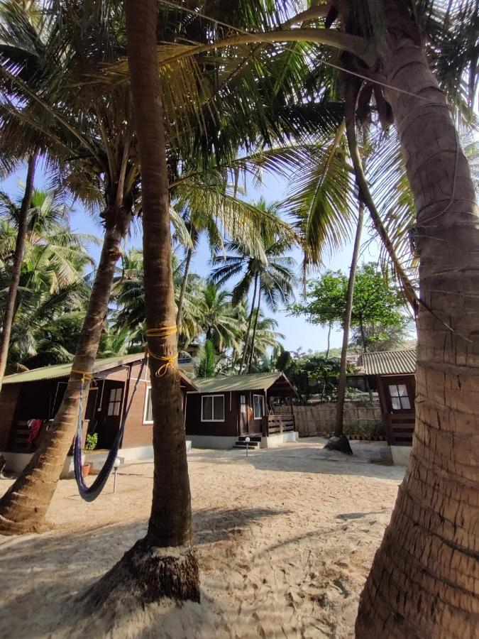 Silent Beach Resort Mandrem Exterior foto