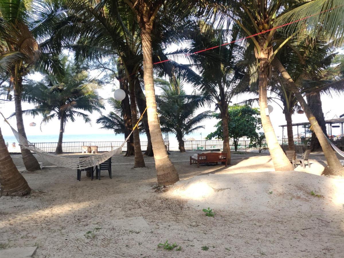 Silent Beach Resort Mandrem Exterior foto