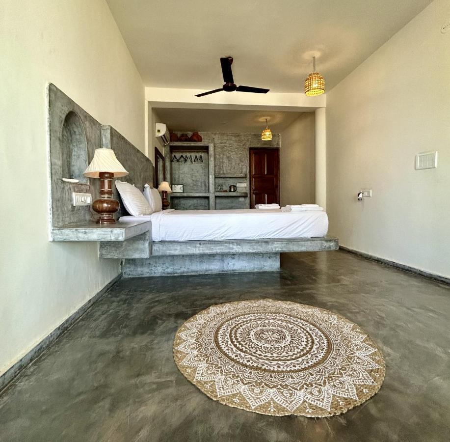 Silent Beach Resort Mandrem Exterior foto