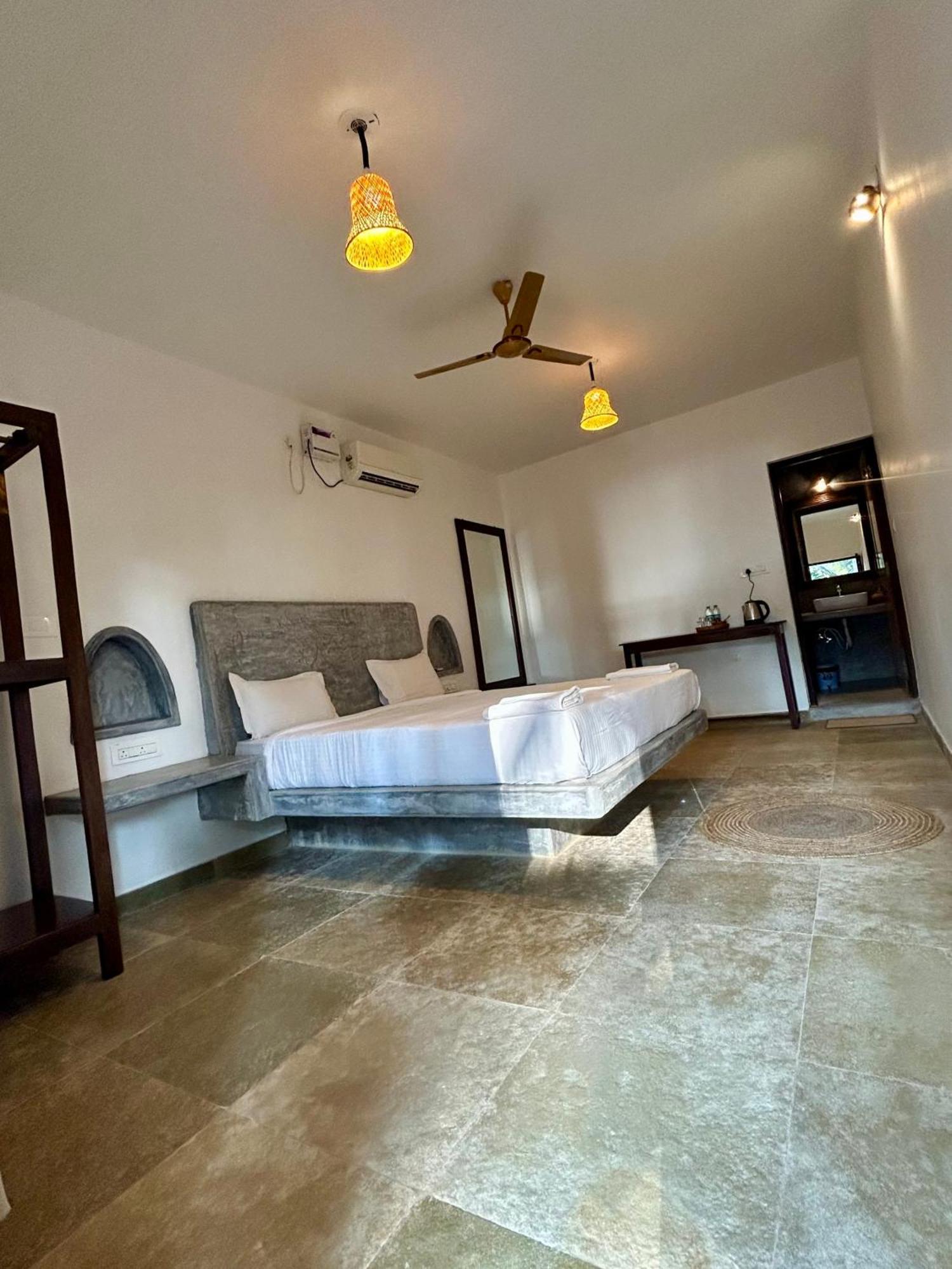 Silent Beach Resort Mandrem Exterior foto
