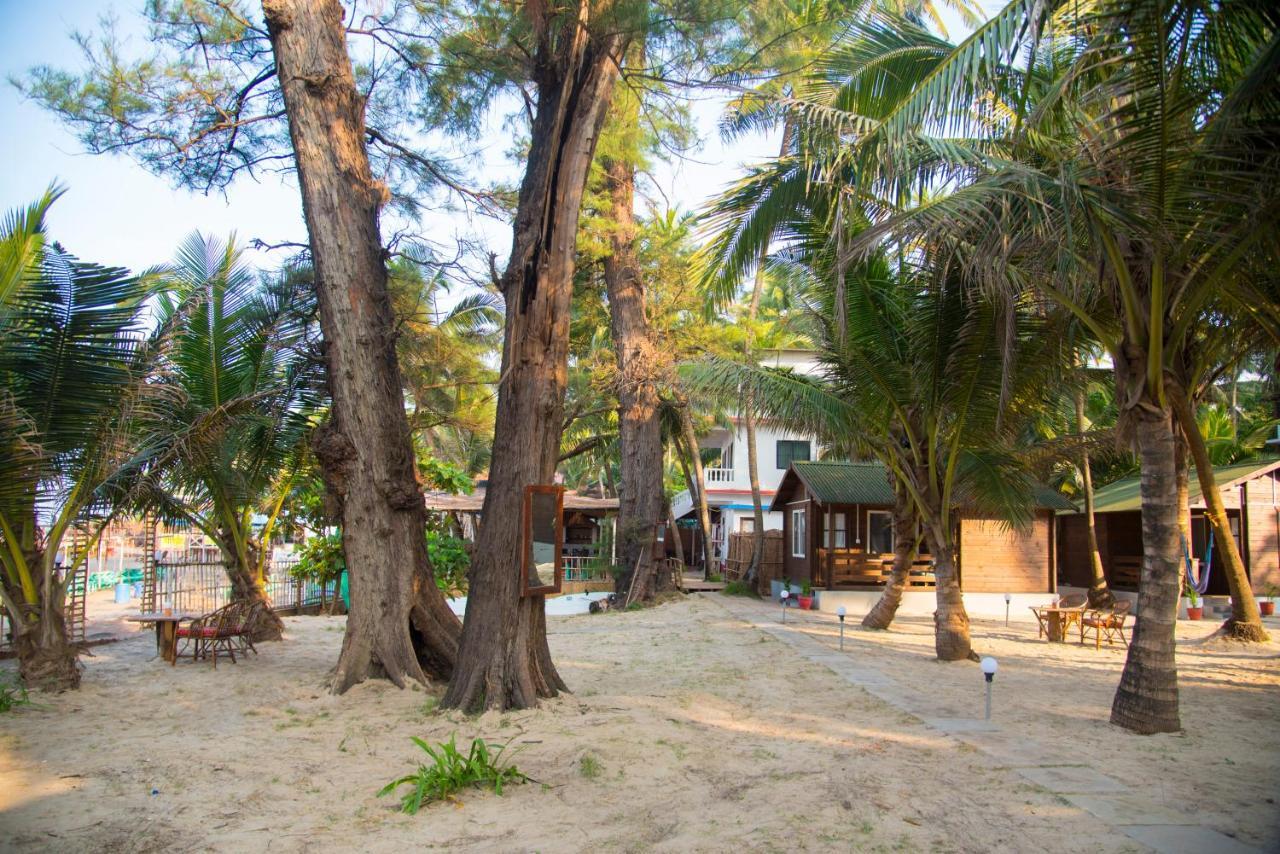 Silent Beach Resort Mandrem Exterior foto