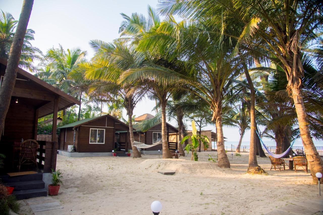 Silent Beach Resort Mandrem Exterior foto